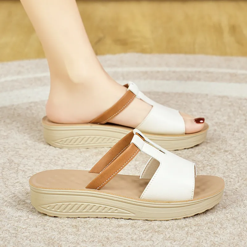 Reivanti Slip Resistant Slide Slippers Women's Beige-1