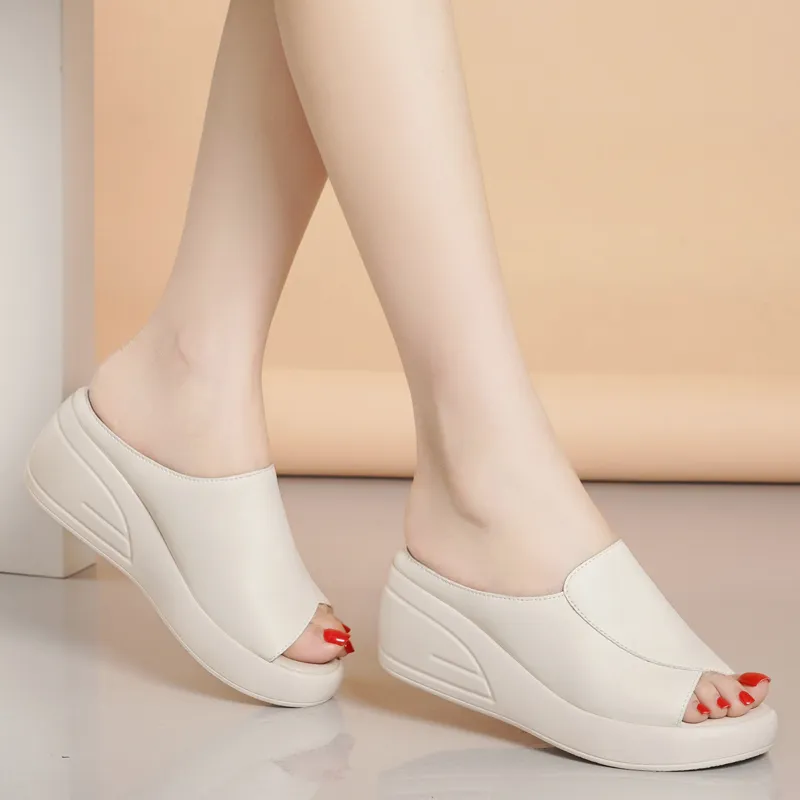 Reivanti Slide Slippers Women's Beige-4