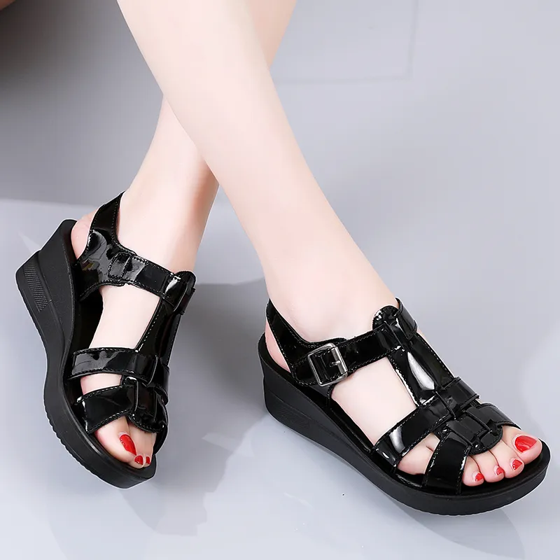 Reivanti Strap Sandals Women's Black Mirror-7