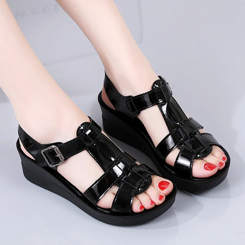 Reivanti Strap Sandals Women's Black Mirror-3