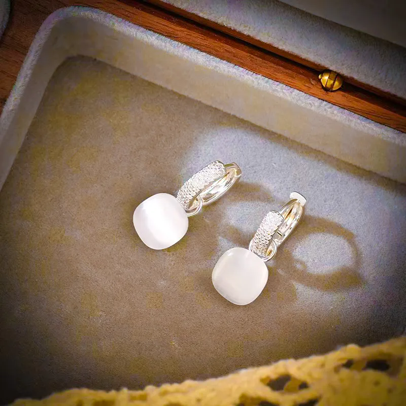 Vegetarian Glass Cat Eye Earrings Women's-1