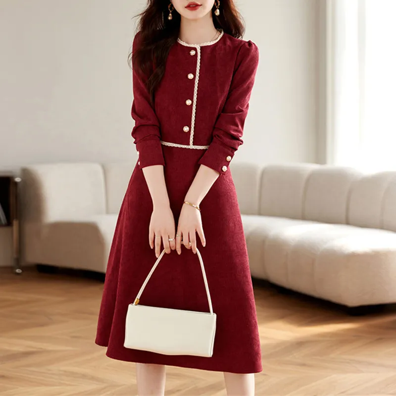Still Quiet Long Sleeved Dresses Women's Red-4