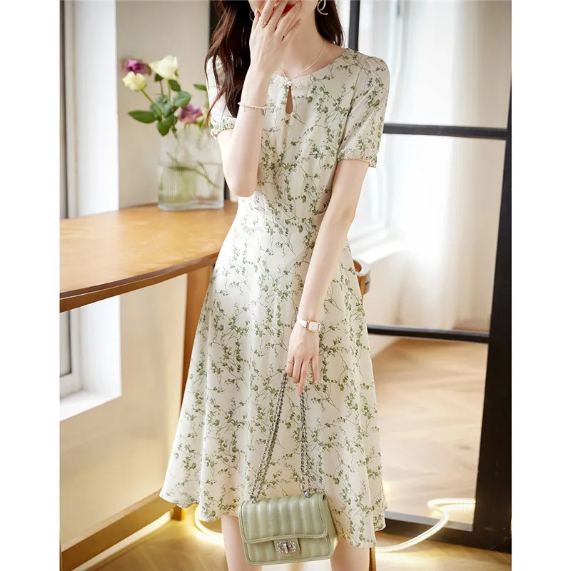 Still Quiet Short Sleeved Dress Women's Beige+Green-3