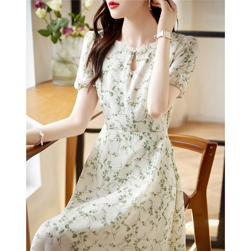 Still Quiet Short Sleeved Dress Women's Beige+Green-4