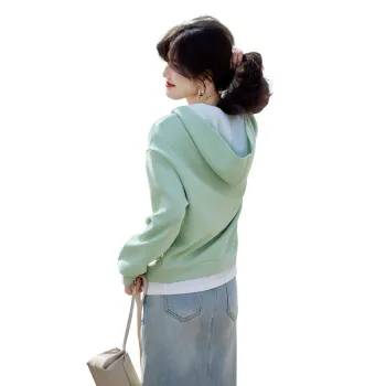 Still quiet Sweatshirts Women's Fresh Green+White