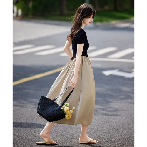 Still Quiet Summer Short Sleeved Dress Women's