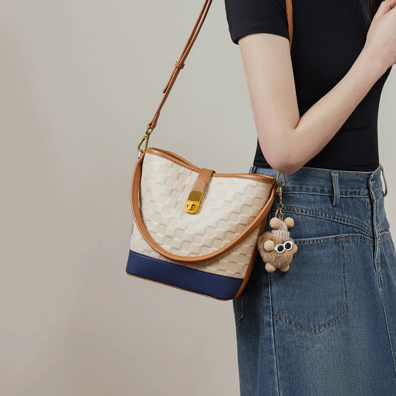 15 MINS Cow Leather Shoulder Bag, Crossbody Bag, Handbag Regular Women's Ecru-3