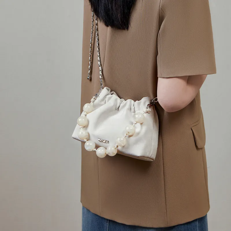 15 MINS Cow Leather Cloud Bag, Shoulder Bag, Crossbody Bag Trumpets Women's Graphite Black/Milkshake White/Olive Green-2