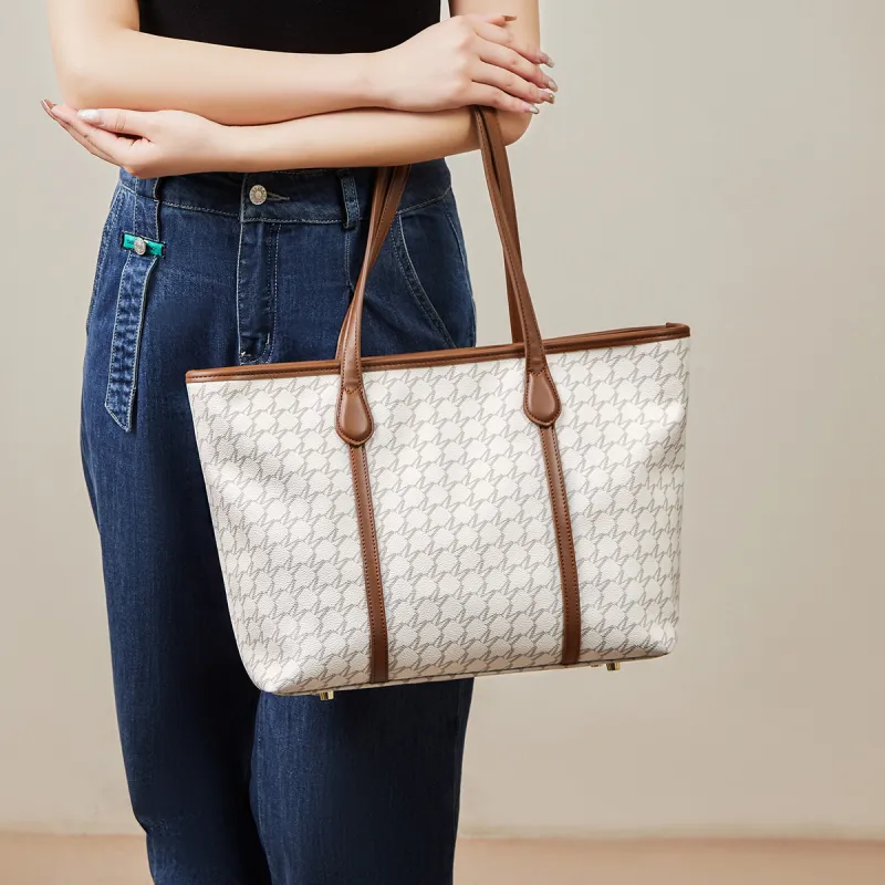 15 MINS PVC Tote Bag, Shopping Bag, One Shoulder Bag Regular Large Size Women's Ecru/Coffee-3