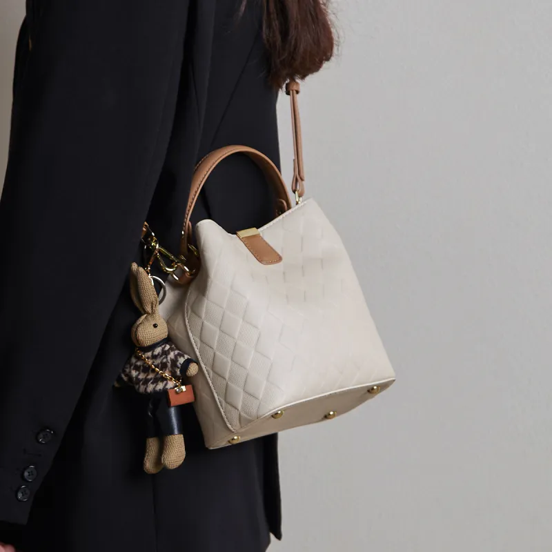 15 MINS Cow Leather With Synthetic Leather Bucket Bag, Handbag, Shoulder Bag, Crossbody Bag Trumpets Women's Ecru-3