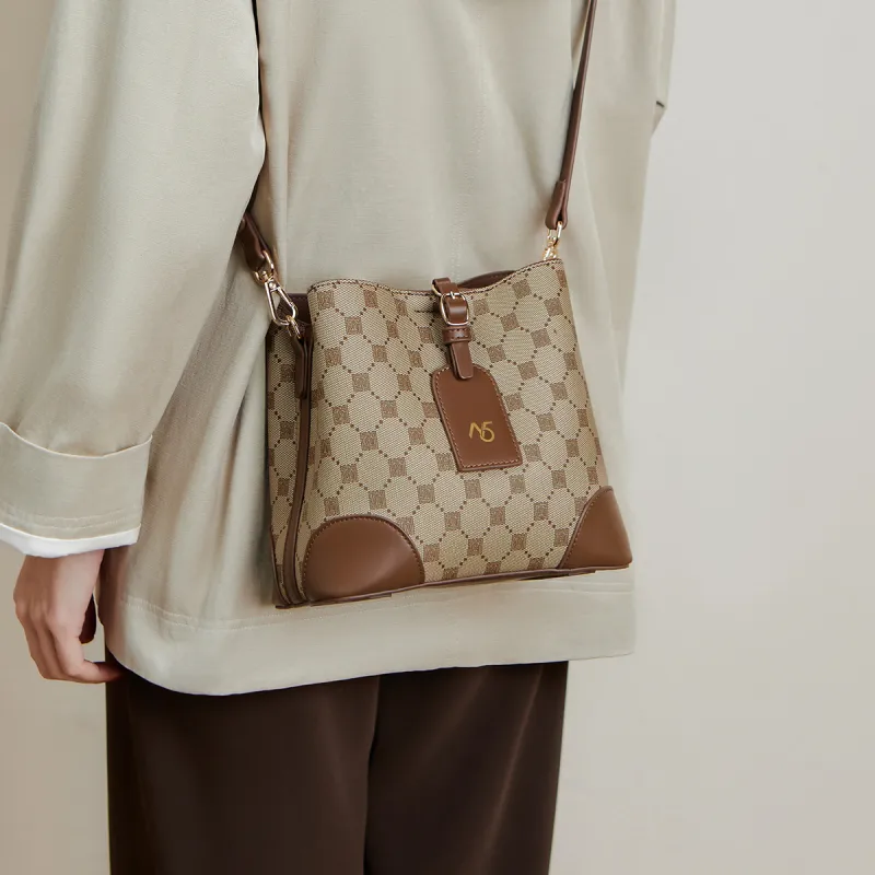 15 MINS PVC Bucket Bag, Shoulder Bag, Crossbody Bag Medium Size Women's Chocolate Brown-1