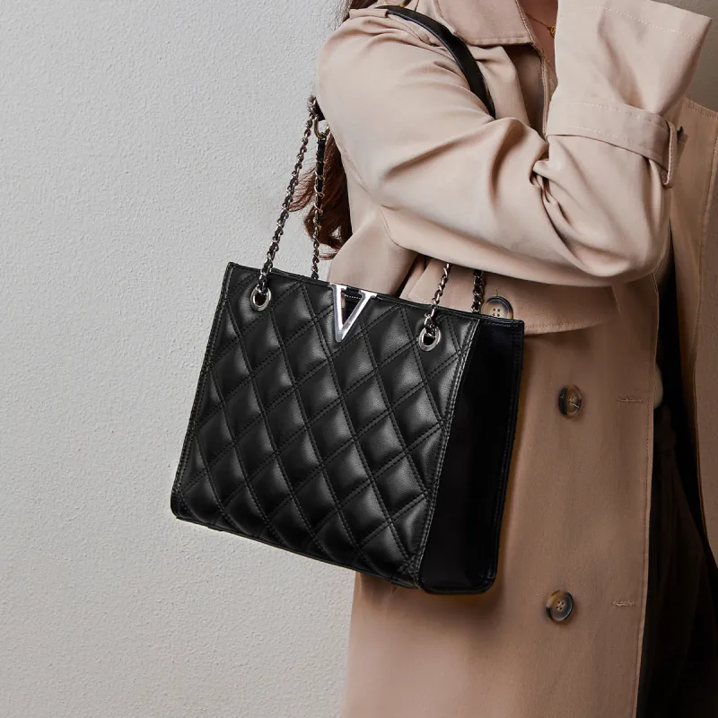 15 MINS Cow Leather Patchwork Synthetic Leather Commuter Bag Chain Bag Tote Shoulder Bag Regular Women's Black-4