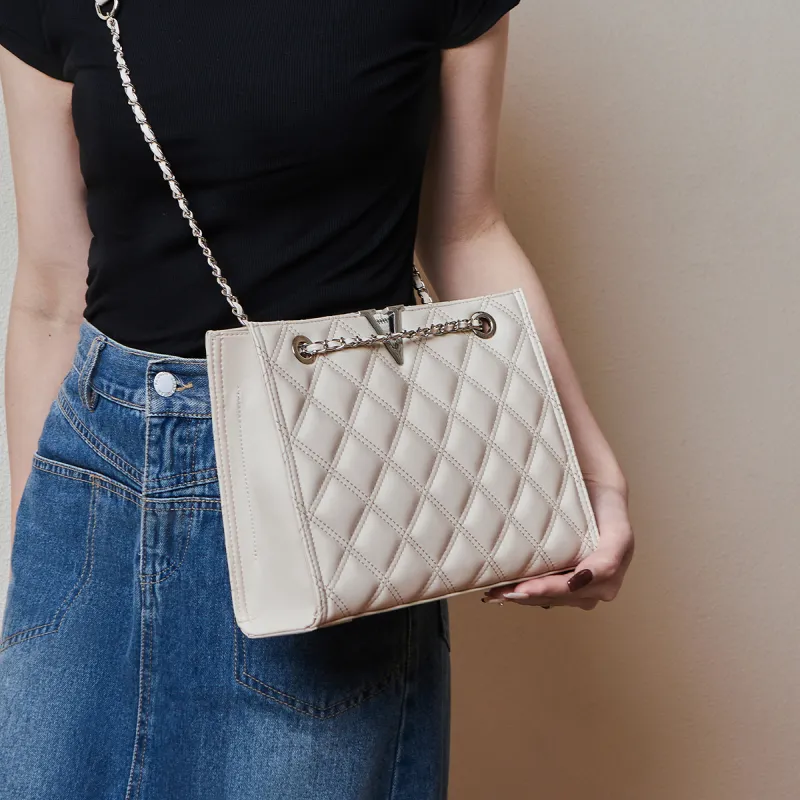 15 MINS Cow Leather Patchwork Synthetic Leather Commuter Bag Chain Bag Tote Shoulder Bag Regular Women's Black-11