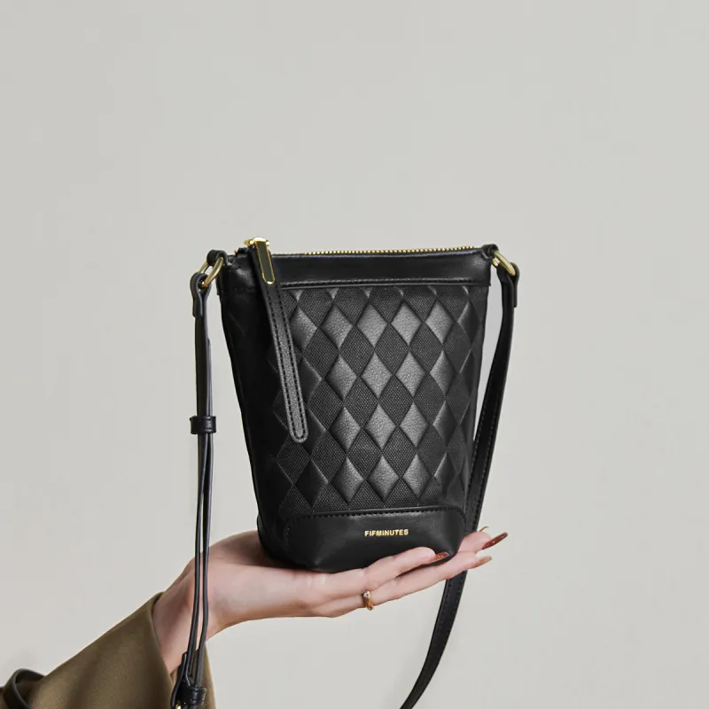 15 MINS Crossbody Bags-1