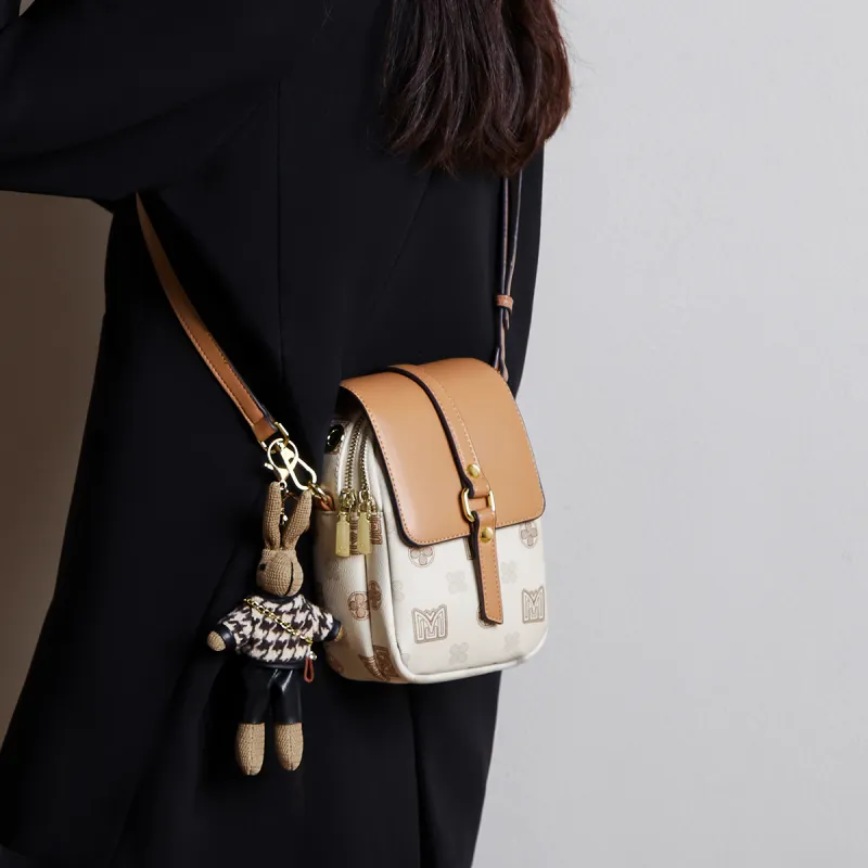 15 MINS PVC Cell Phone Pouch Shoulder Bag Crossbody Bag Small Size Women's Coffee/Ecru-17