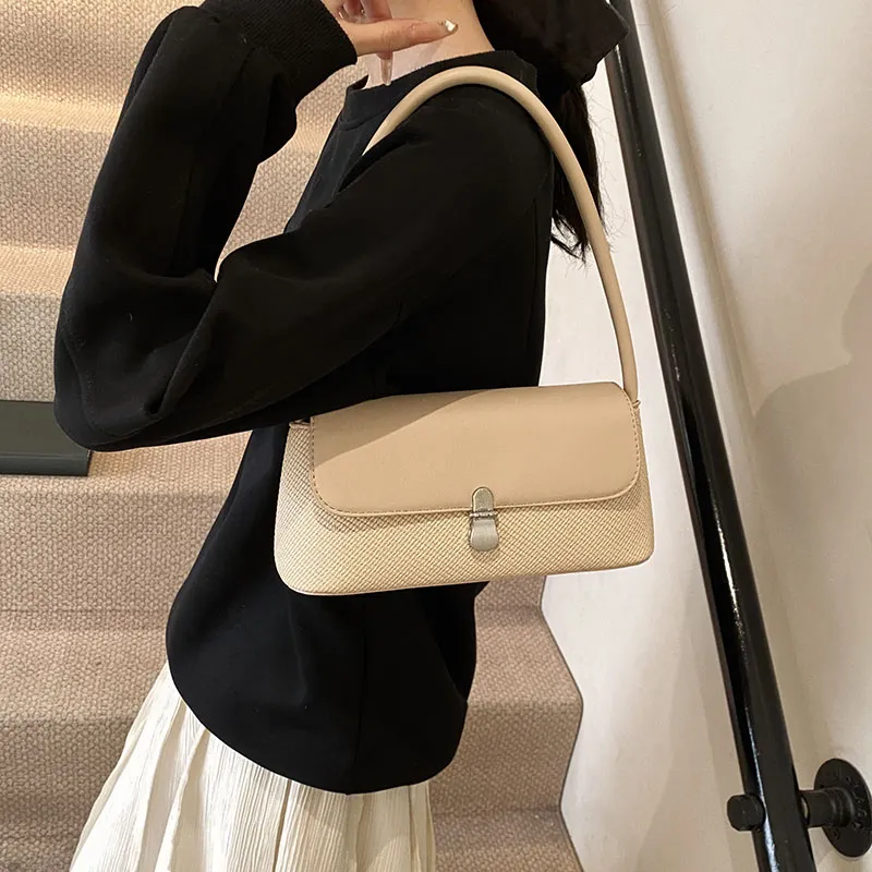 LOUIS ROYALN Shoulder Bags-7