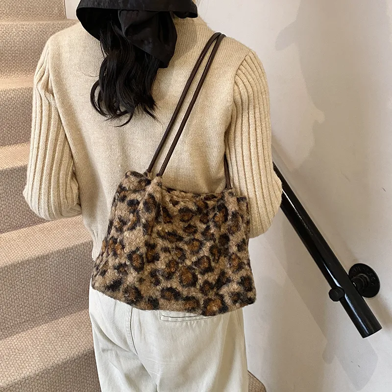 LOUIS ROYALN Plush With PU Shoulder Bag Women's Puppy/Leopard Print-6