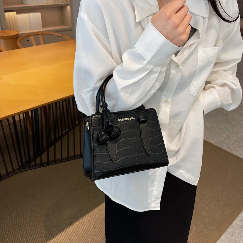 LOUIS ROYALN PU Crossbody One Shoulder Handbag Women's Black/Ecru/Pink-2