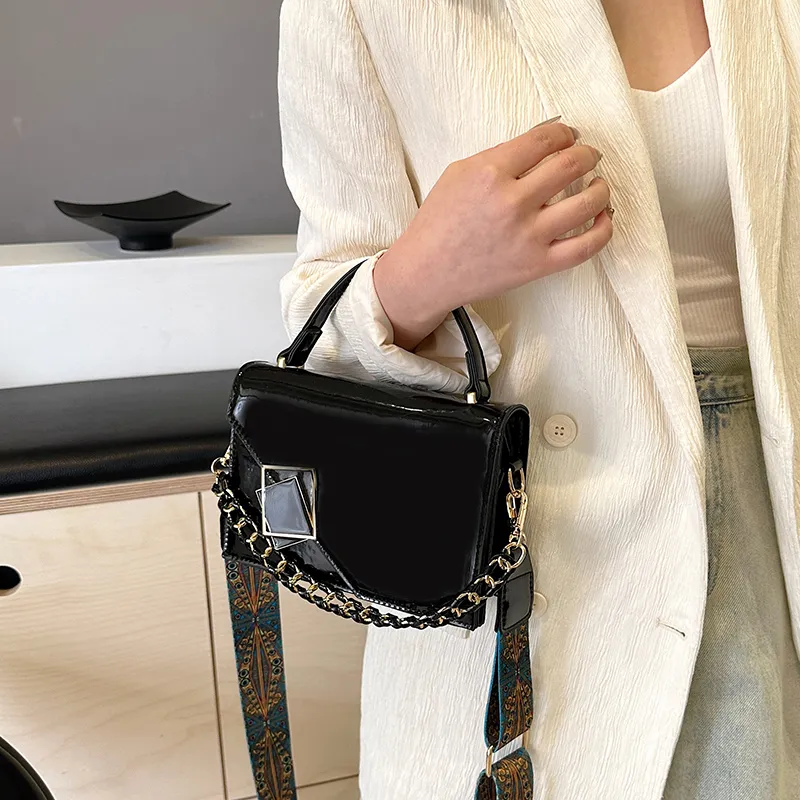 LOUIS ROYALN PU One Shoulder Handbag Women's White/Black/Flesh Pink-4