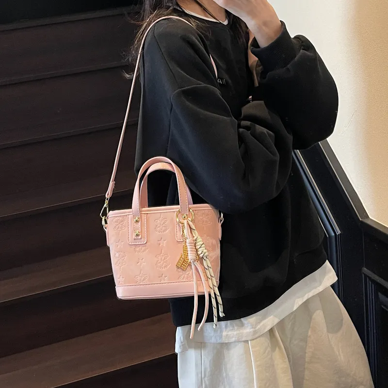 LOUIS ROYALN PU Handbag Regular Women's White & Brown/Black/Blue/Pink-10