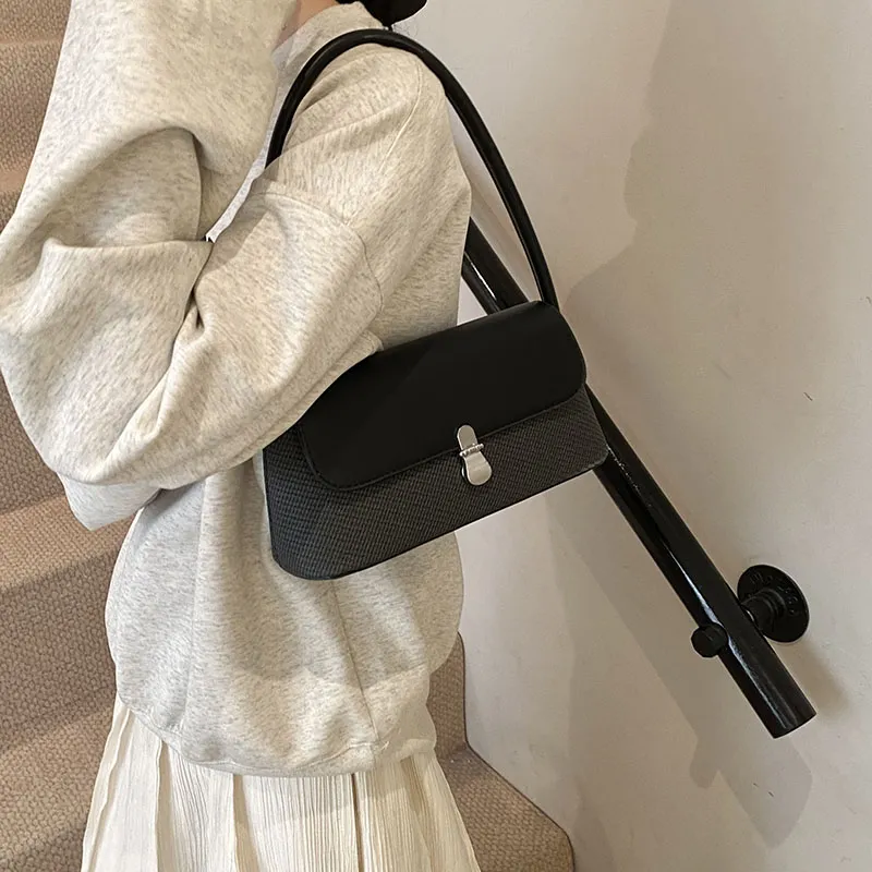 LOUIS ROYALN Shoulder Bags-4