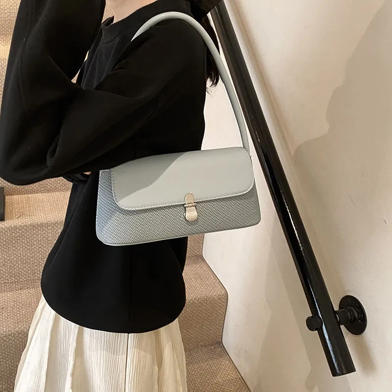 LOUIS ROYALN Shoulder Bags-13