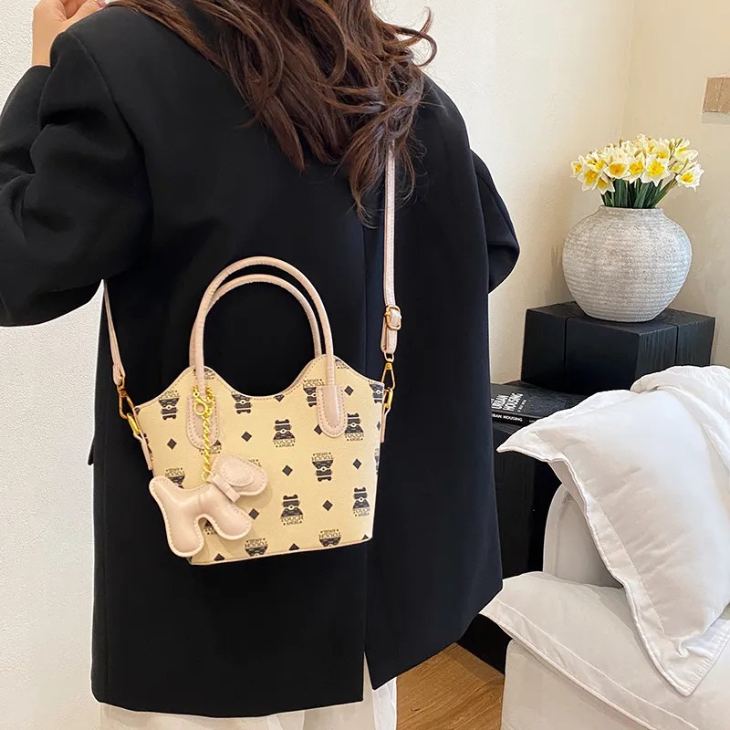 LOUIS ROYALN PU Tote One Shoulder Handbag Women's Ecru/Black/Khaki-1