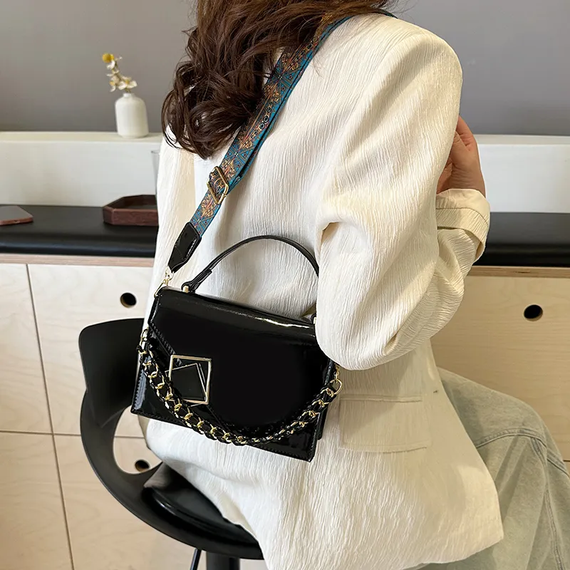 LOUIS ROYALN PU One Shoulder Handbag Women's White/Black/Flesh Pink-5