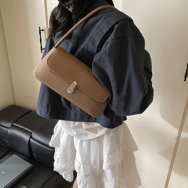 LOUIS ROYALN Shoulder Bags-1