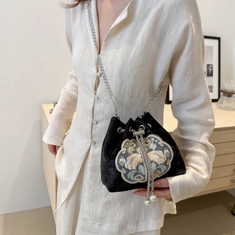 LOUIS ROYALN Pu Shoulder Bag Crossbody Bag Regular Women's Black/White/Silver/Pink-5