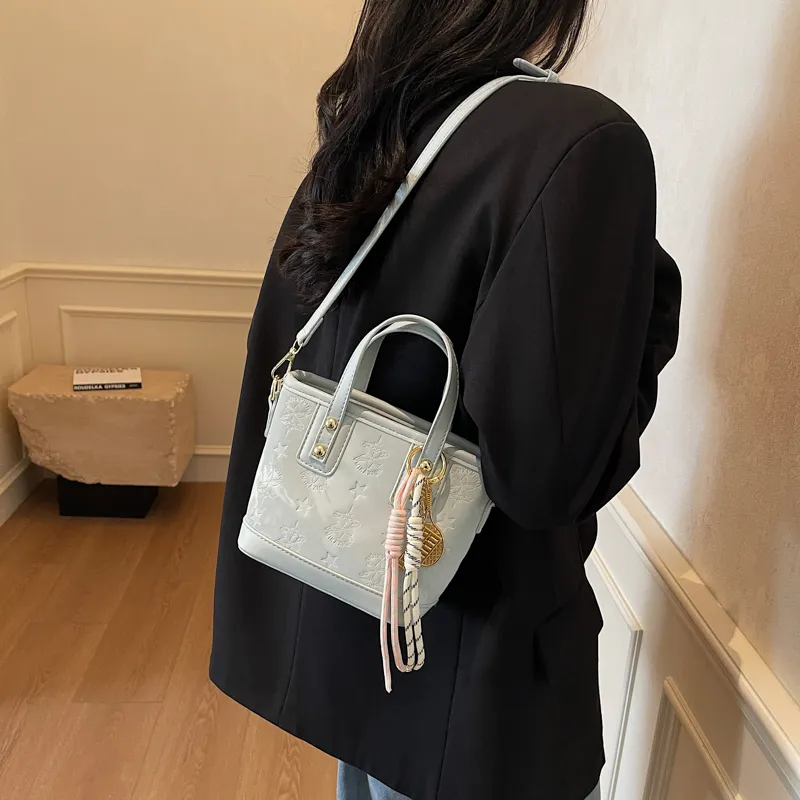 LOUIS ROYALN PU Handbag Regular Women's White & Brown/Black/Blue/Pink-8