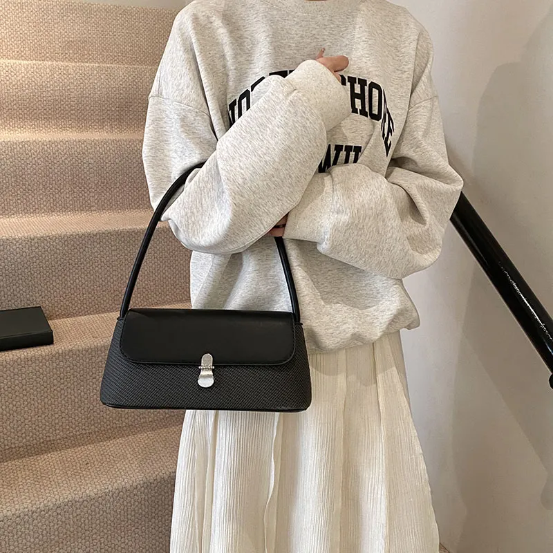 LOUIS ROYALN Shoulder Bags-5