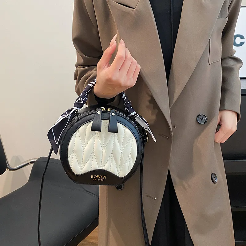 LOUIS ROYALN PU One Shoulder Handbag Regular Women's Brown White/Black/Black White/Brown-5