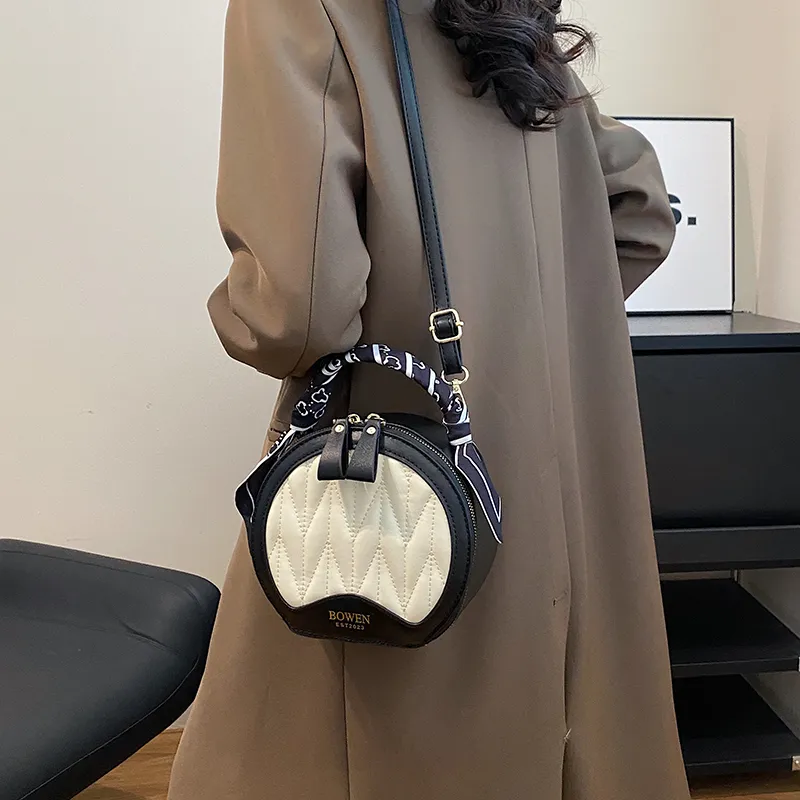 LOUIS ROYALN PU One Shoulder Handbag Regular Women's Brown White/Black/Black White/Brown-4