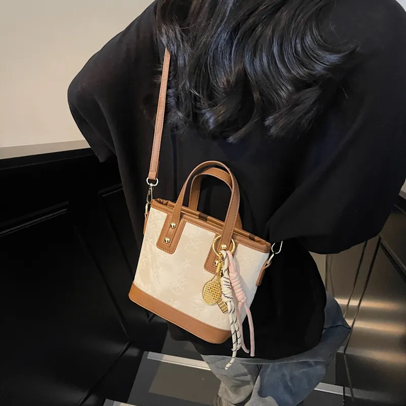 LOUIS ROYALN PU Handbag Regular Women's White & Brown/Black/Blue/Pink-2