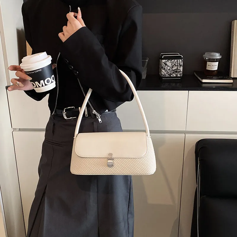 LOUIS ROYALN Shoulder Bags-20