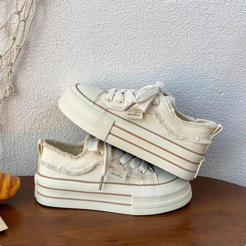 Cat Seven Seeks Slip Resistant, Abrasion Resistant, Lightweight Low Top Skateboard Shoes Women's-1