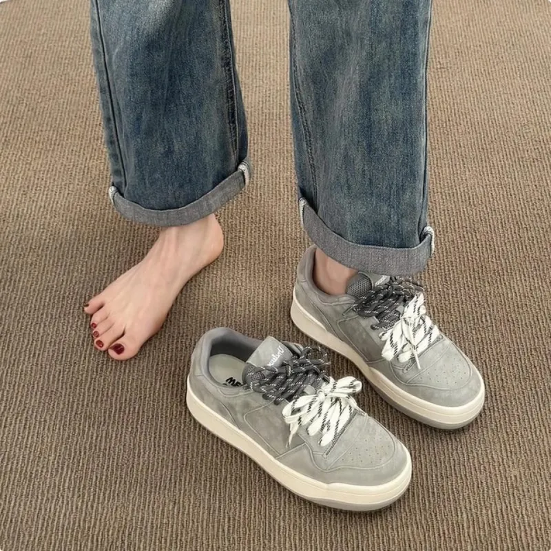 Cat Seven Seeks Slip Resistant, Abrasion Resistant, Lightweight Low Top Skateboard Shoes Women's-8