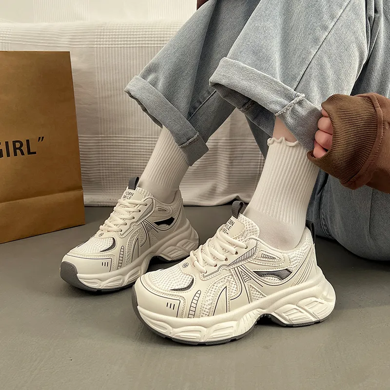 Lin's Travels Cushioned Slip-Resistant Abrasion-Resistant Low-Top Chunky Sneakers Women's-6