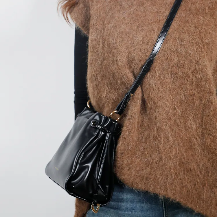 TOMATO&POTATO Cow Leather Shoulder Bag, Crossbody Bag, Handbag Medium Size Women's Black-4