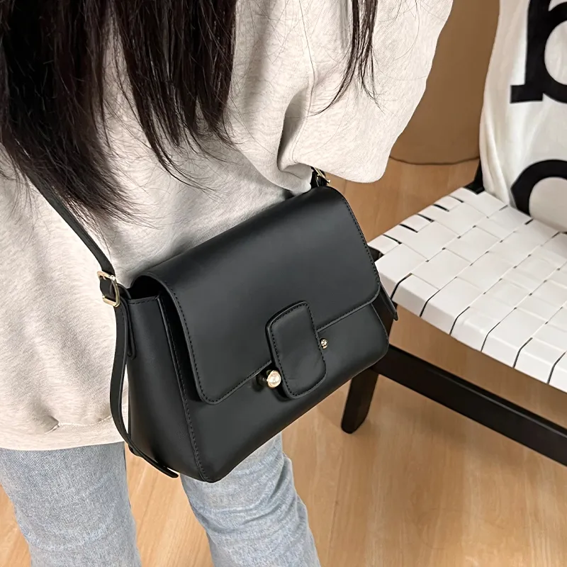 TOMATO&POTATO Cow Leather Shoulder Bag Women's Black-4