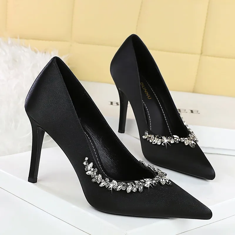 Dunnu Slim Heel High Heels Women's-1