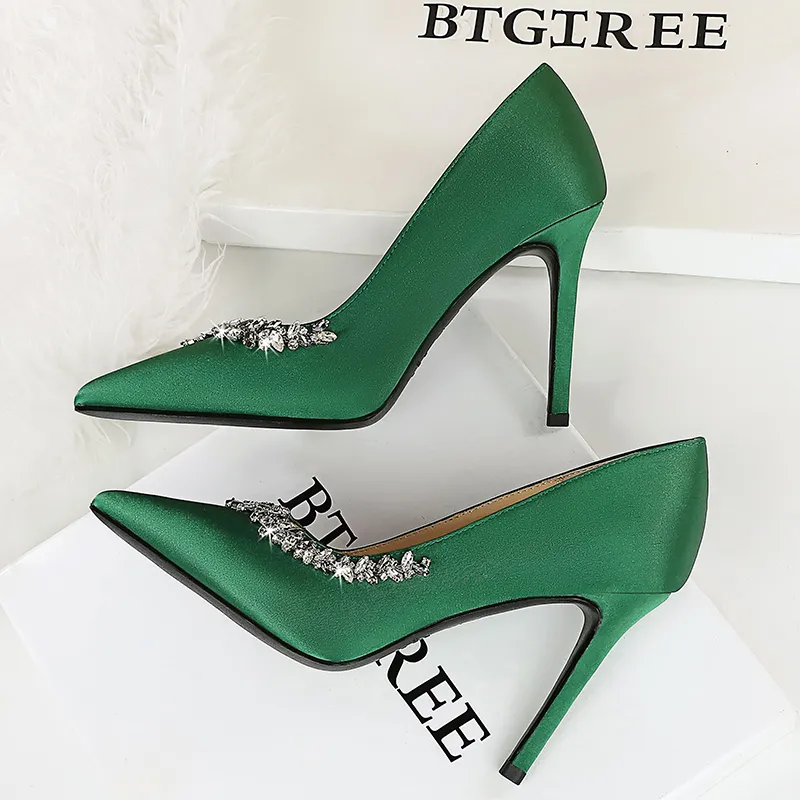 Dunnu Slim Heel High Heels Women's-7