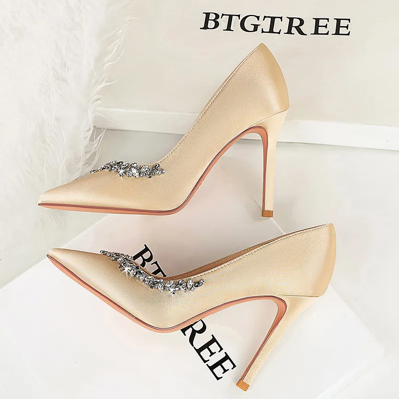 Dunnu Slim Heel High Heels Women's-20