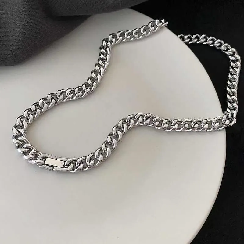 AEMC Necklaces Unisex-3