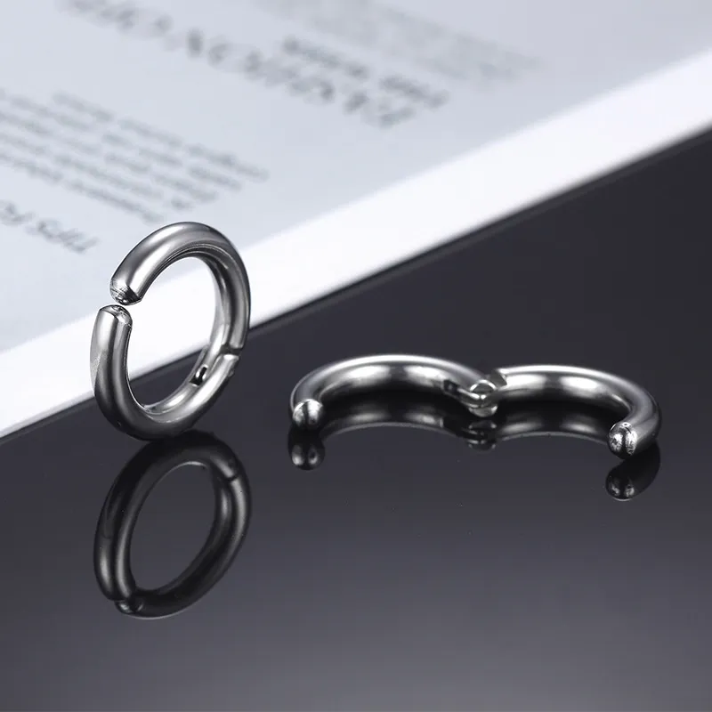 AEMC Alloy Clip-On Earrings Unisex-3