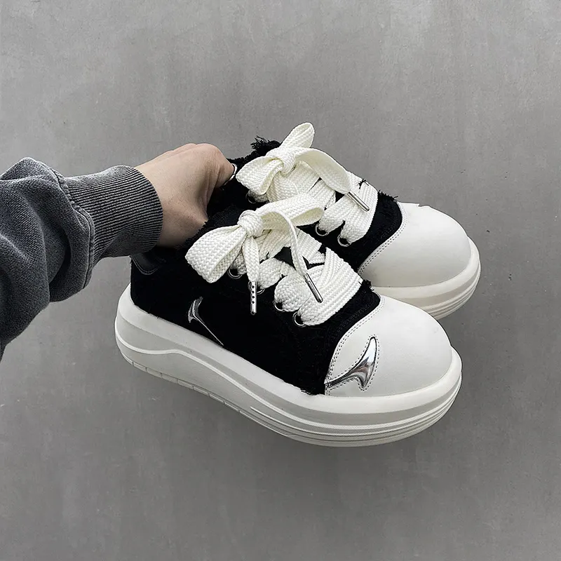 Medd Skateboard Shoes Unisex Low Top Black/White-5