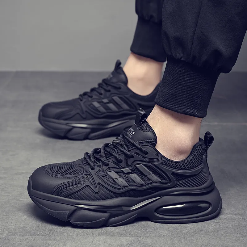 Othellon Low-Top Chunky Sneakers Men's Black-4