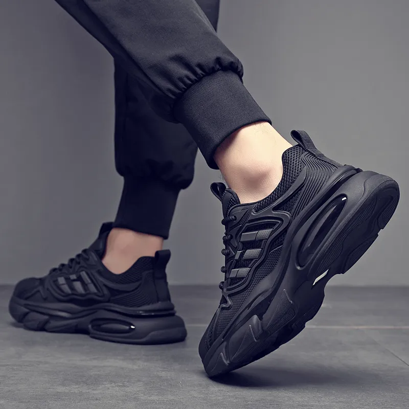Othellon Low-Top Chunky Sneakers Men's Black-3