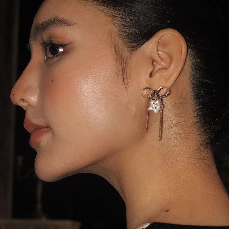 BOONEE ALUS White Gold Plated Copper Earrings Women's-1